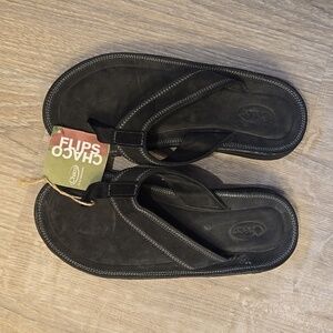 Chaco men's flip-flops NWT- black